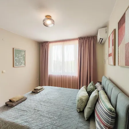 Marina's Flat דירה *